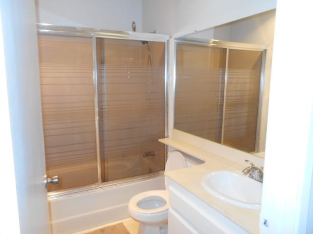 Building Photo - 3 BEDROOMS CONDO WITH BEAUTIFUL LAKE VIEWS.