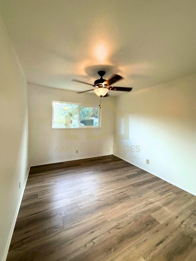 Building Photo - 1733 Julie Cir