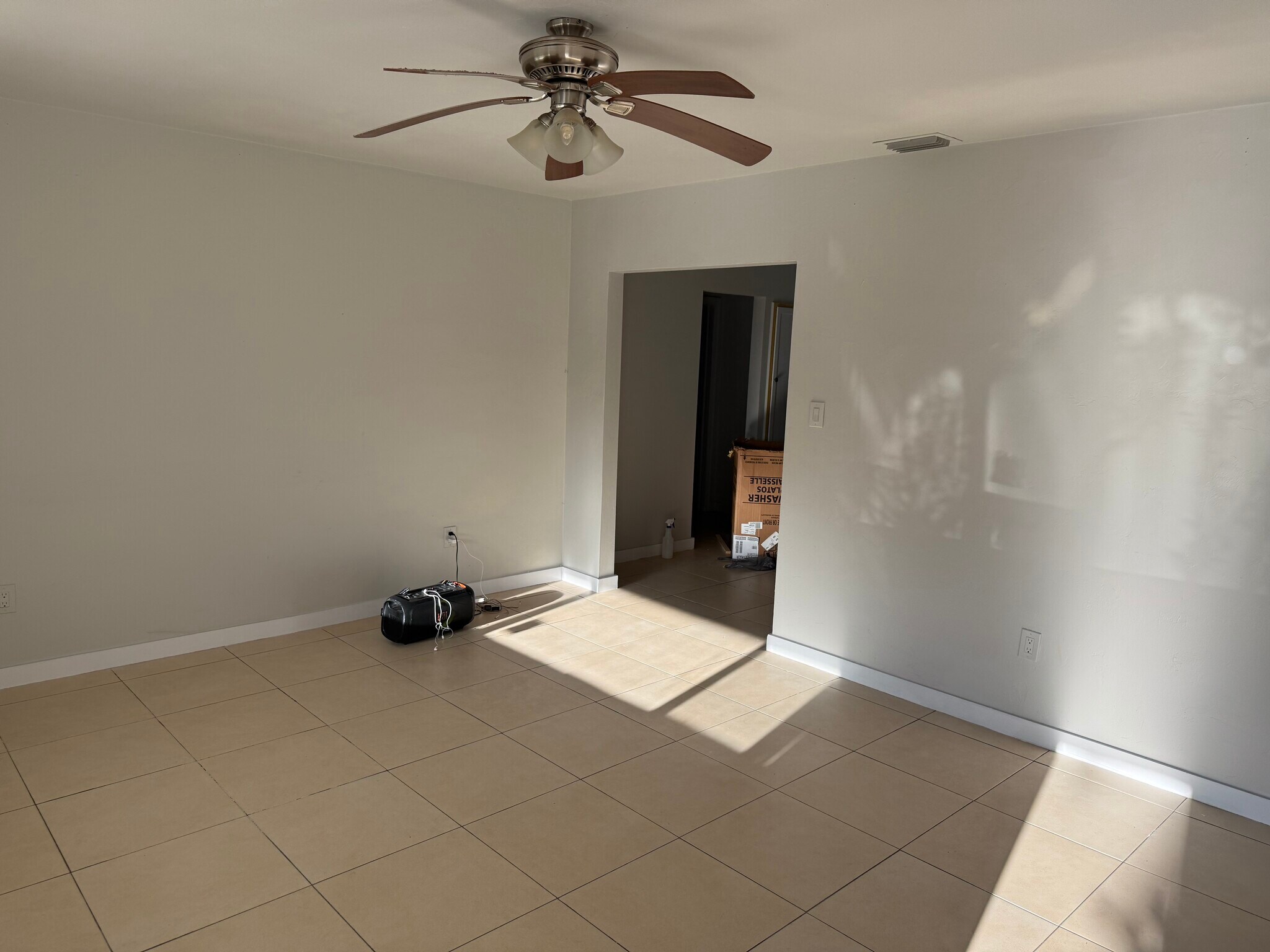 Building Photo - 14065 NE 16th Ave