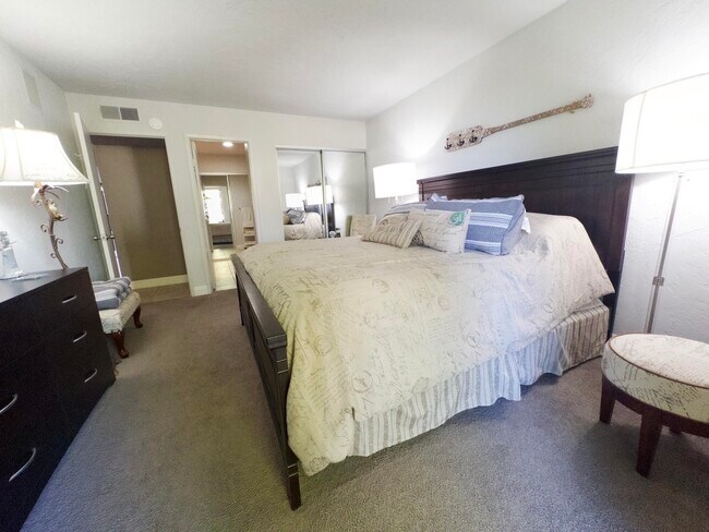 Building Photo - 23 Don Quixote Dr