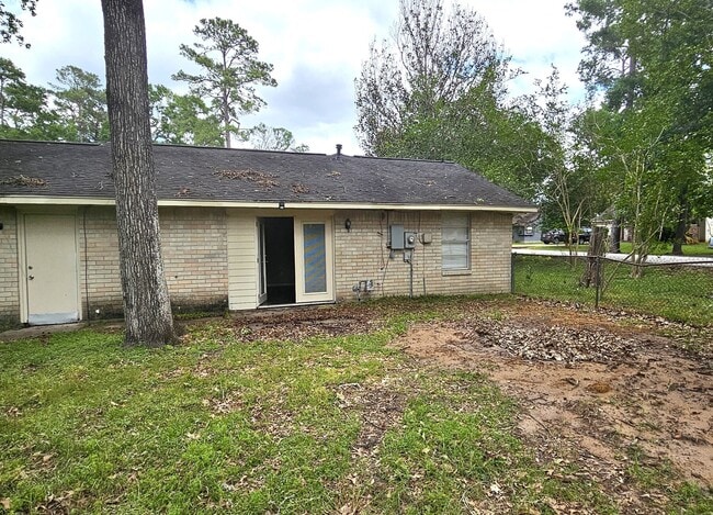 Building Photo - 3303 Roaming Woods Ln