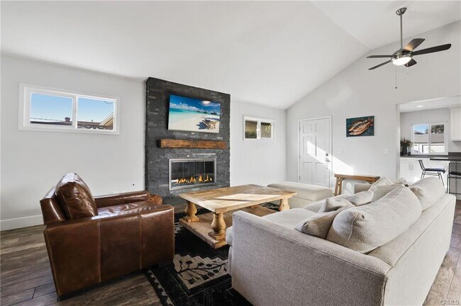 Building Photo - 630 Indianapolis Ave