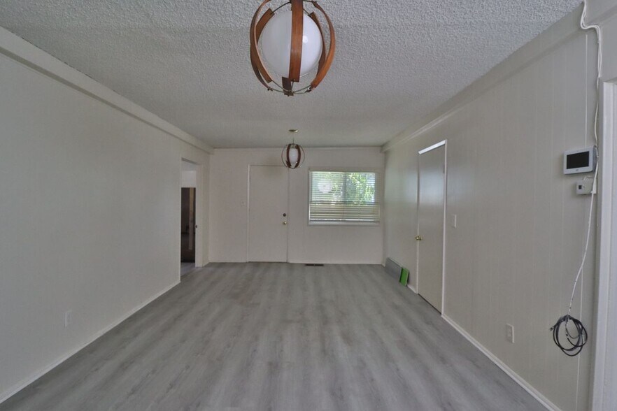 Building Photo - 341 W 124th St