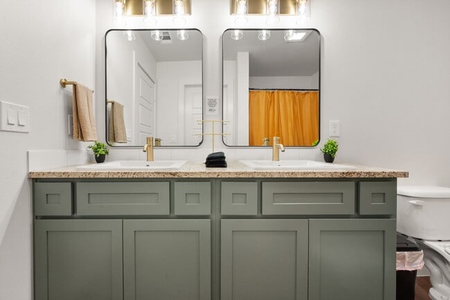 Building Photo - Furnished, Finished, and Ready for YOU!