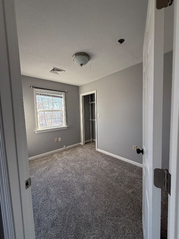 Building Photo - 8934 S South Hill Dr