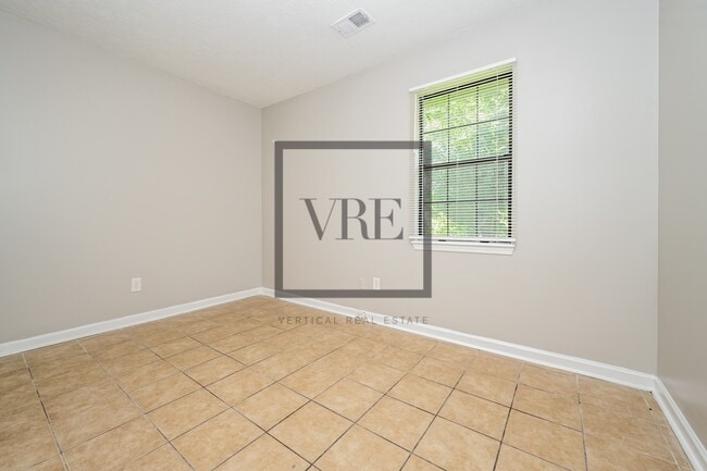 Building Photo - 125 Grove Creek Dr