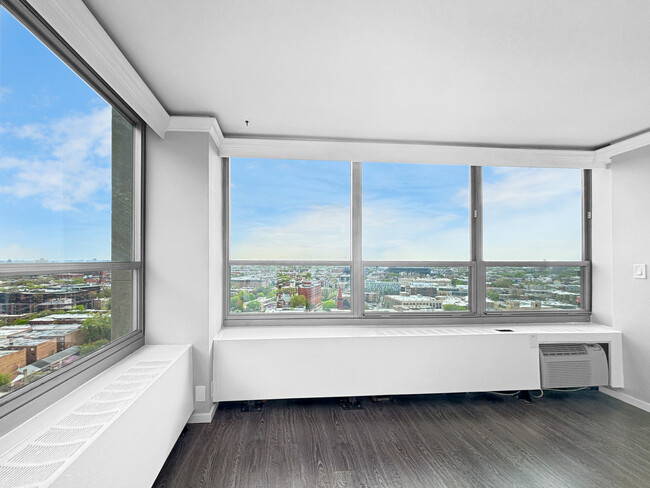 Building Photo - 3550 N Lake Shore Dr