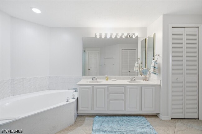 Building Photo - 26901 Wedgewood Dr
