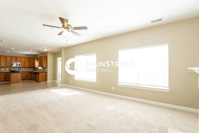 Building Photo - 4500 Hyperion Ct