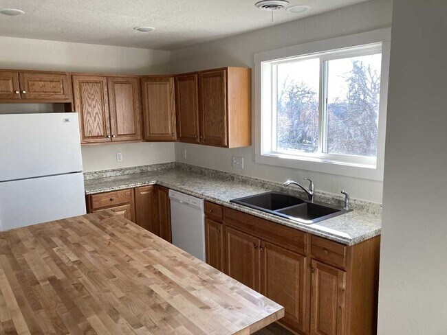 Building Photo - Contract for Deed like a Rent to Own!