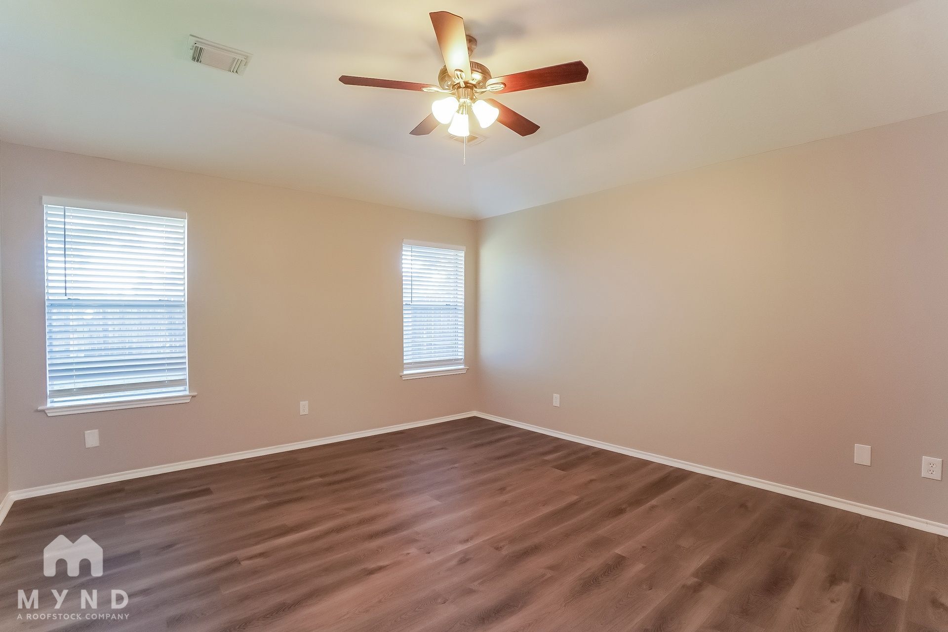 Building Photo - 12035 Thornecrest Dr