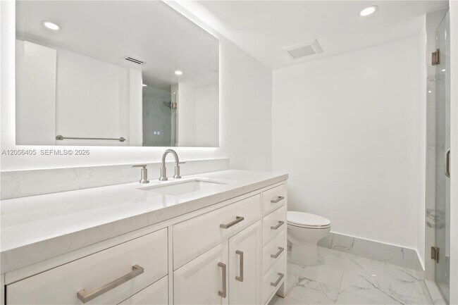 Building Photo - 260 Sunrise Dr