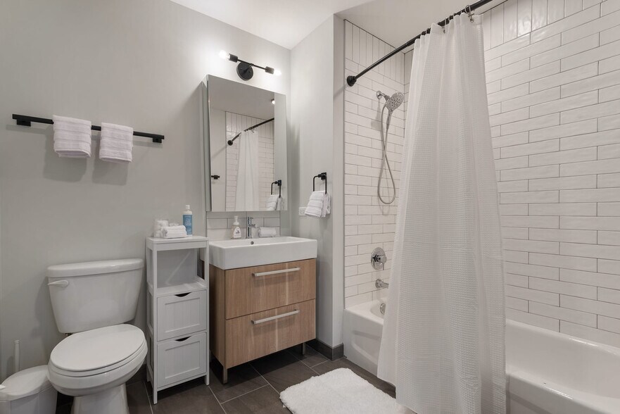 Building Photo - 29 S LaSalle St