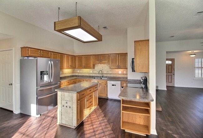 Building Photo - 1479 Wolf Ridge Dr