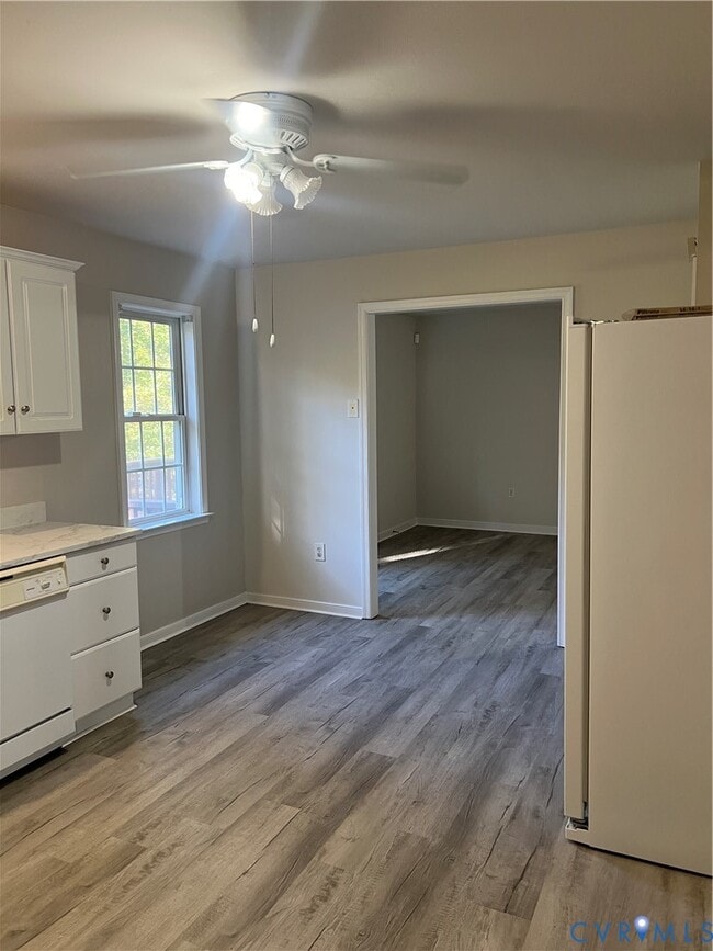 Building Photo - 2123 Cloverdale Ave