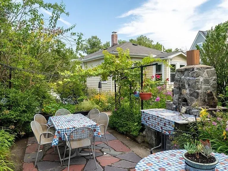 back patio - 151 Walsh St