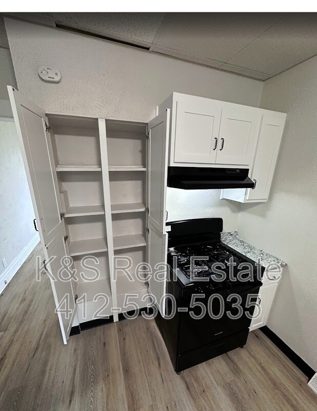 Building Photo - 1224 N Franklin St