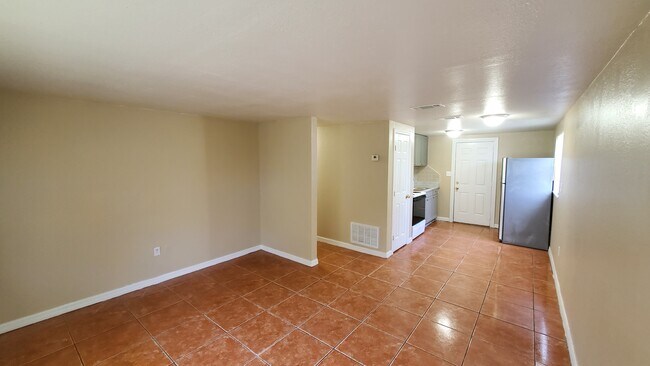 Primary Photo - 9410 Grandfield Rd