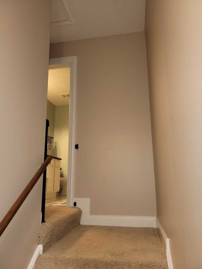 Building Photo - 35 Foxcroft Rd