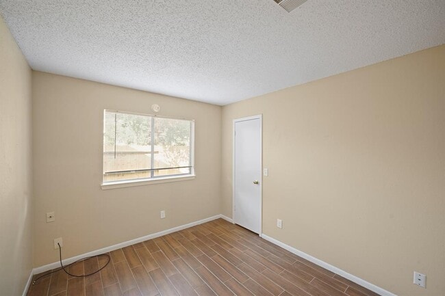 Building Photo - 18206 Brooknoll Dr