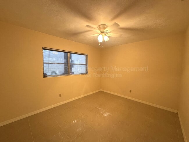 Building Photo - 612 Martin Ave