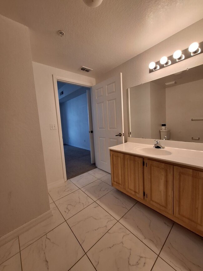 Building Photo - 4010 San Gallo Dr