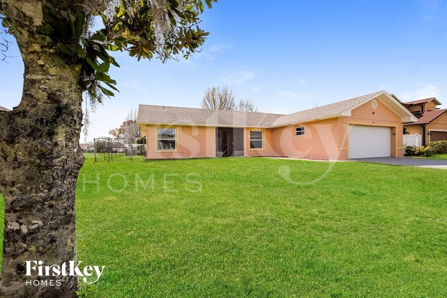 Building Photo - 724 Dromedary Dr