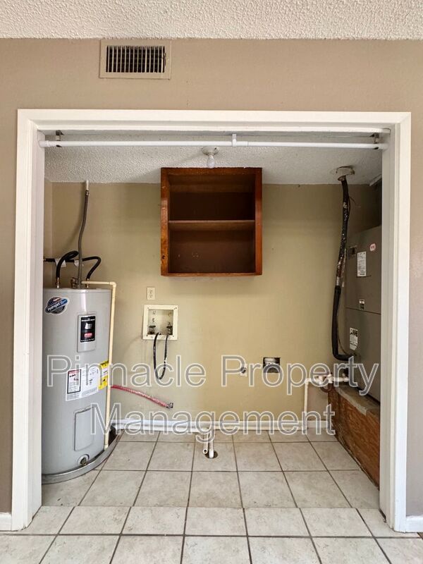 Building Photo - 3812 Wild Rye Trail