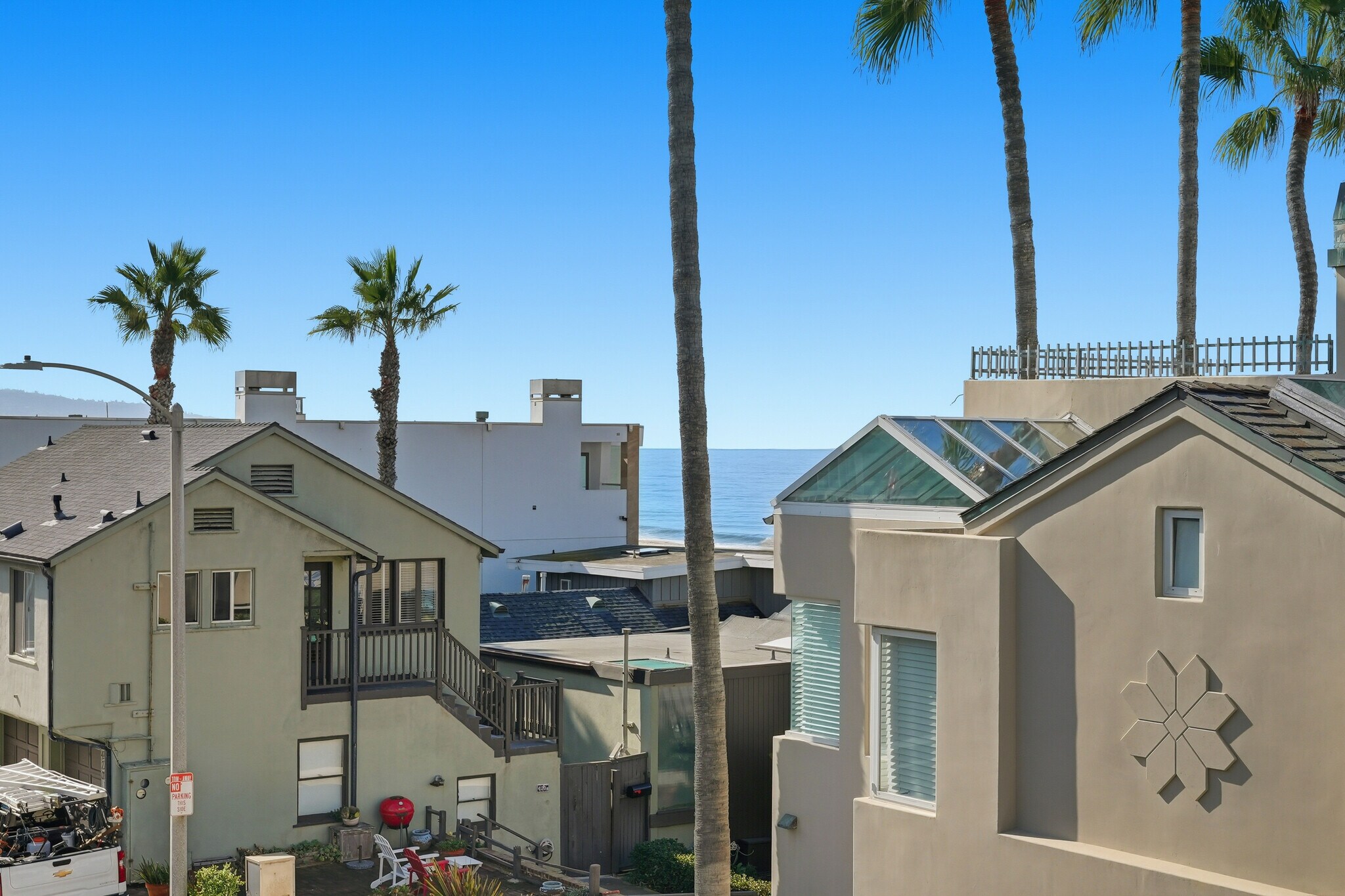 Building Photo - 116 5th Pl