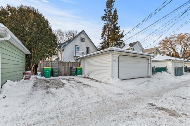 Building Photo - 4518 N Woodburn St