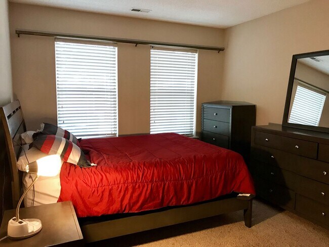 Building Photo - Ghent