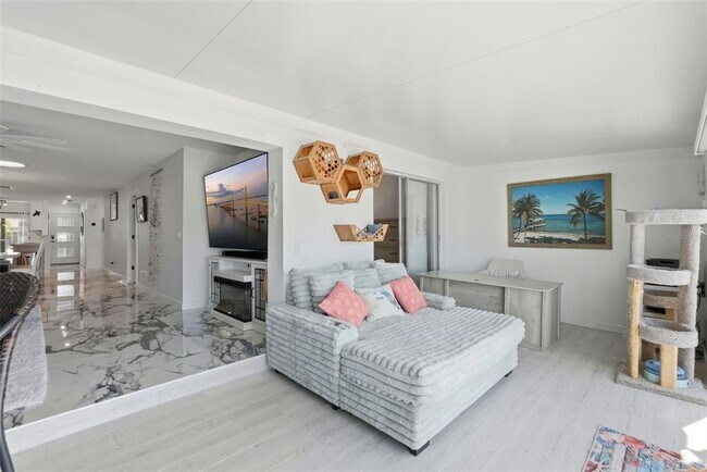 Building Photo - 573 Boca Ciega Point Blvd N