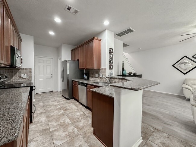 Building Photo - 3 Fairlee Ct