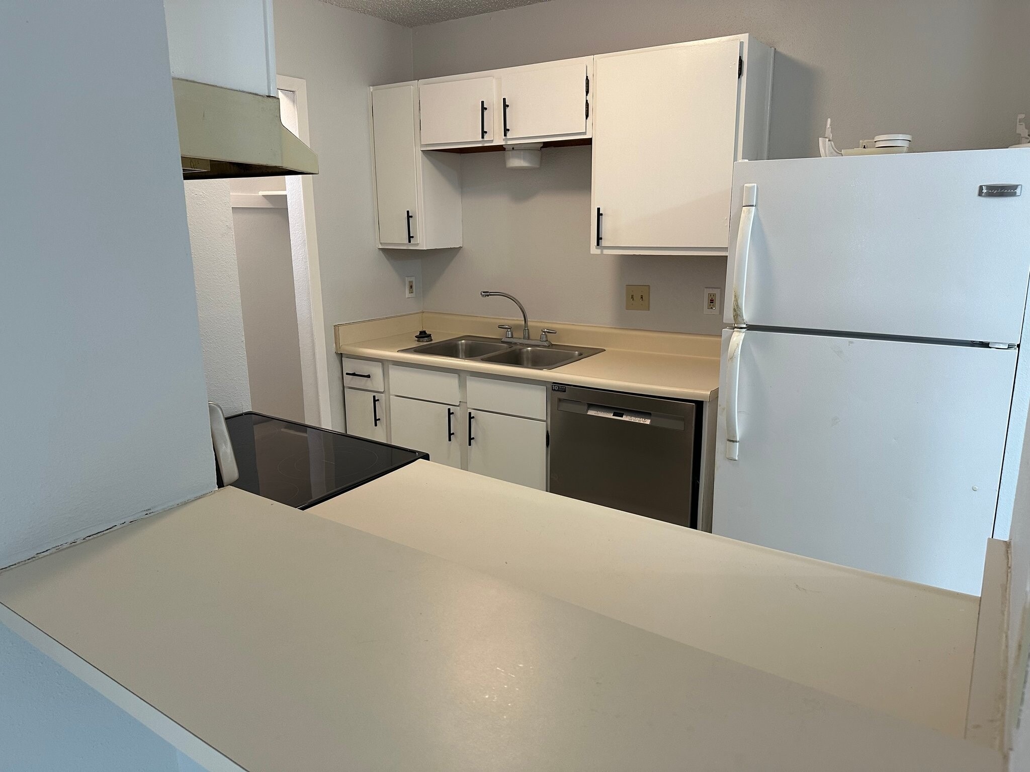 Building Photo - 6303 Waddesdon Wood