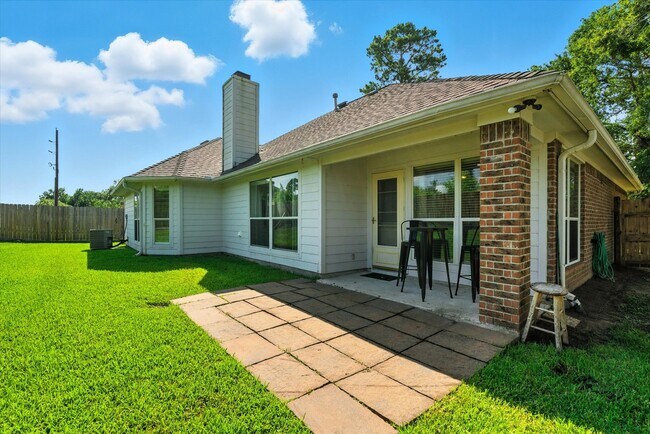Building Photo - 16626 Bluefin St