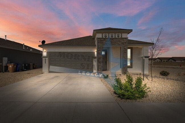 Building Photo - 4 bedroom with 3 bathrooms!!!!