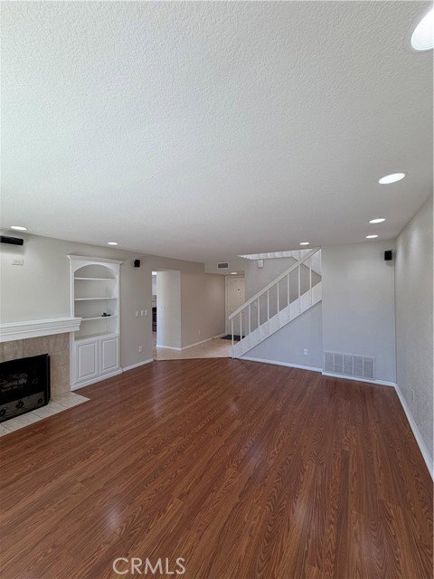 Building Photo - 901 Hyde Ct