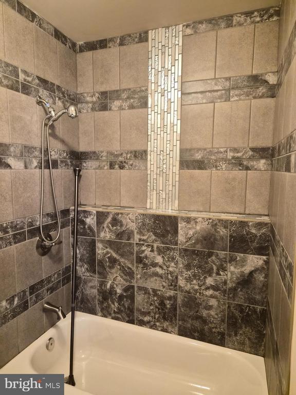 Building Photo - 2827 W Mulberry St