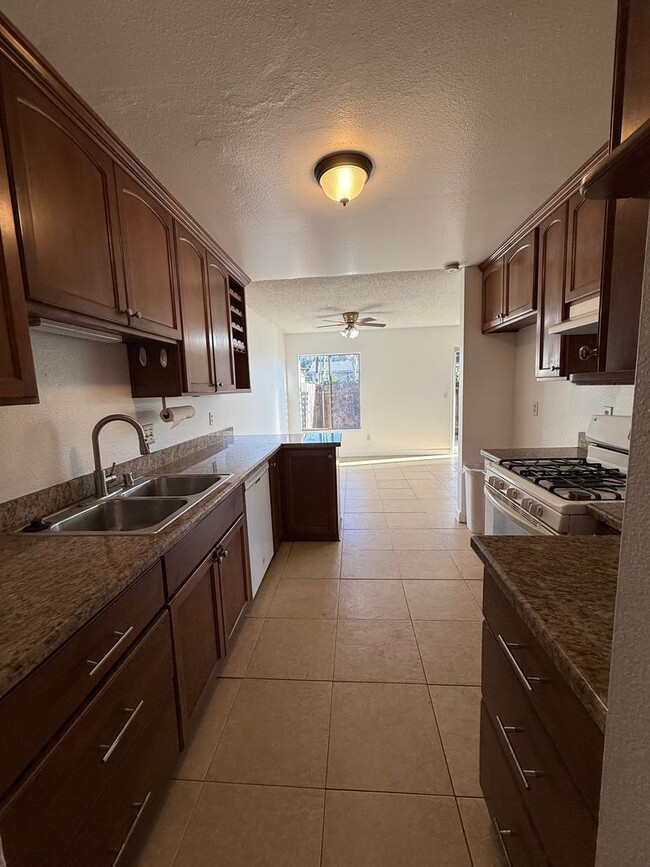 Building Photo - Long term Condo