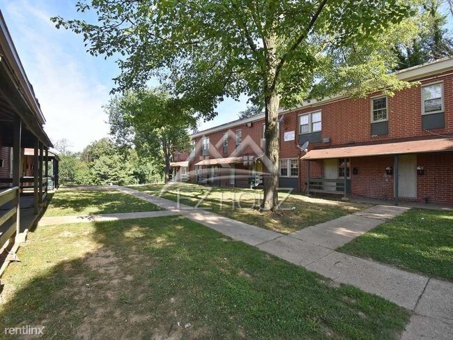 Primary Photo - 2 br, 1 bath House - 5611 The Alameda,B