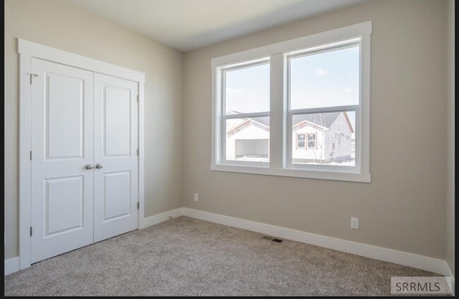 Building Photo - 4 bed 3 bath twin home in Idaho Falls 2 se...