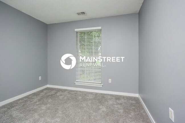 Building Photo - 4 Bedroom Pet-Friendly Home in Horn Lake, MS with Main Street Renewal