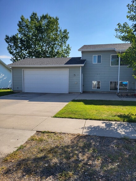 Building Photo - 702 Mantle Dr