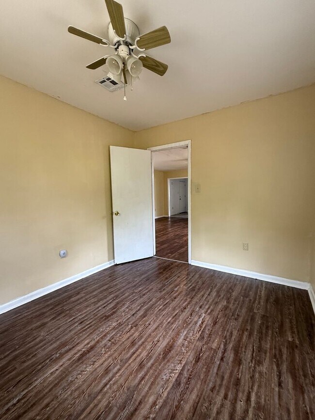 Building Photo - Room To Stretch