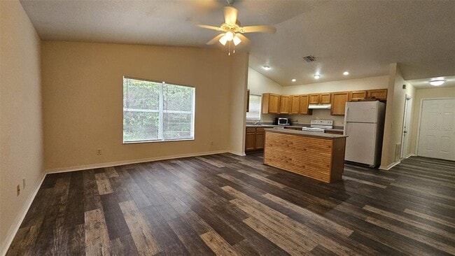 Building Photo - 6300 W Oak Park Blvd