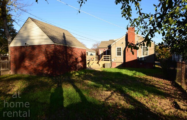 Building Photo - 1740 S Yorktown Ave