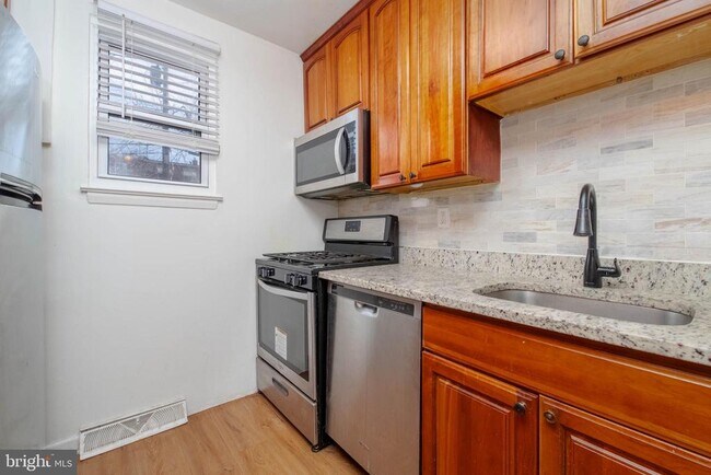 Building Photo - 4409 Falls Bridge Dr