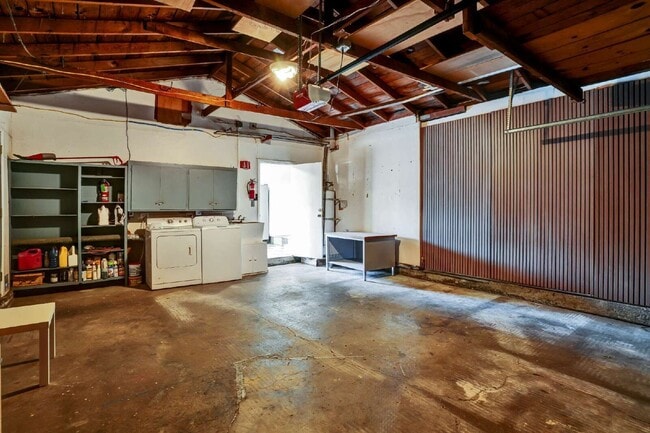 Building Photo - 229 Seabiscuit Dr
