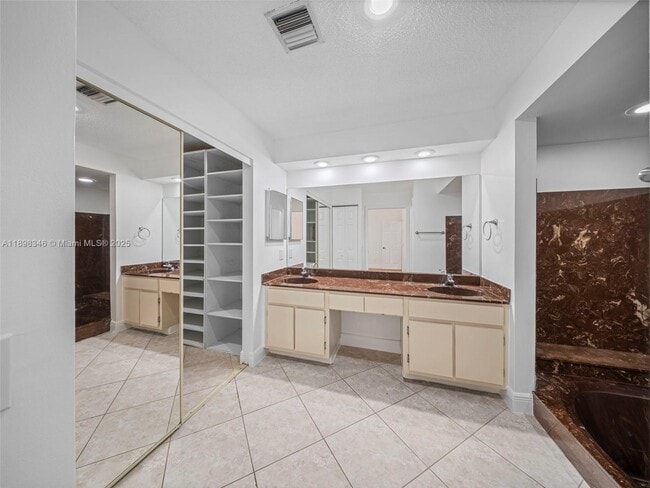 Building Photo - 15531 SW 54th Terrace