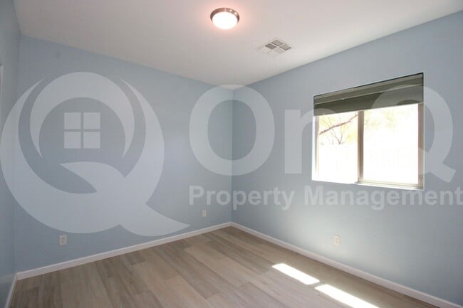 Building Photo - 38032 W Vera Cruz Dr